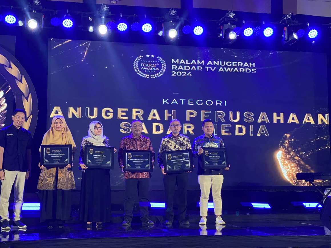 PLN UP3 Tasikmalaya Raih Penghargaan Anugerah Radar TV Awards 2024 di Peringatan Hari Pelanggan Nasional