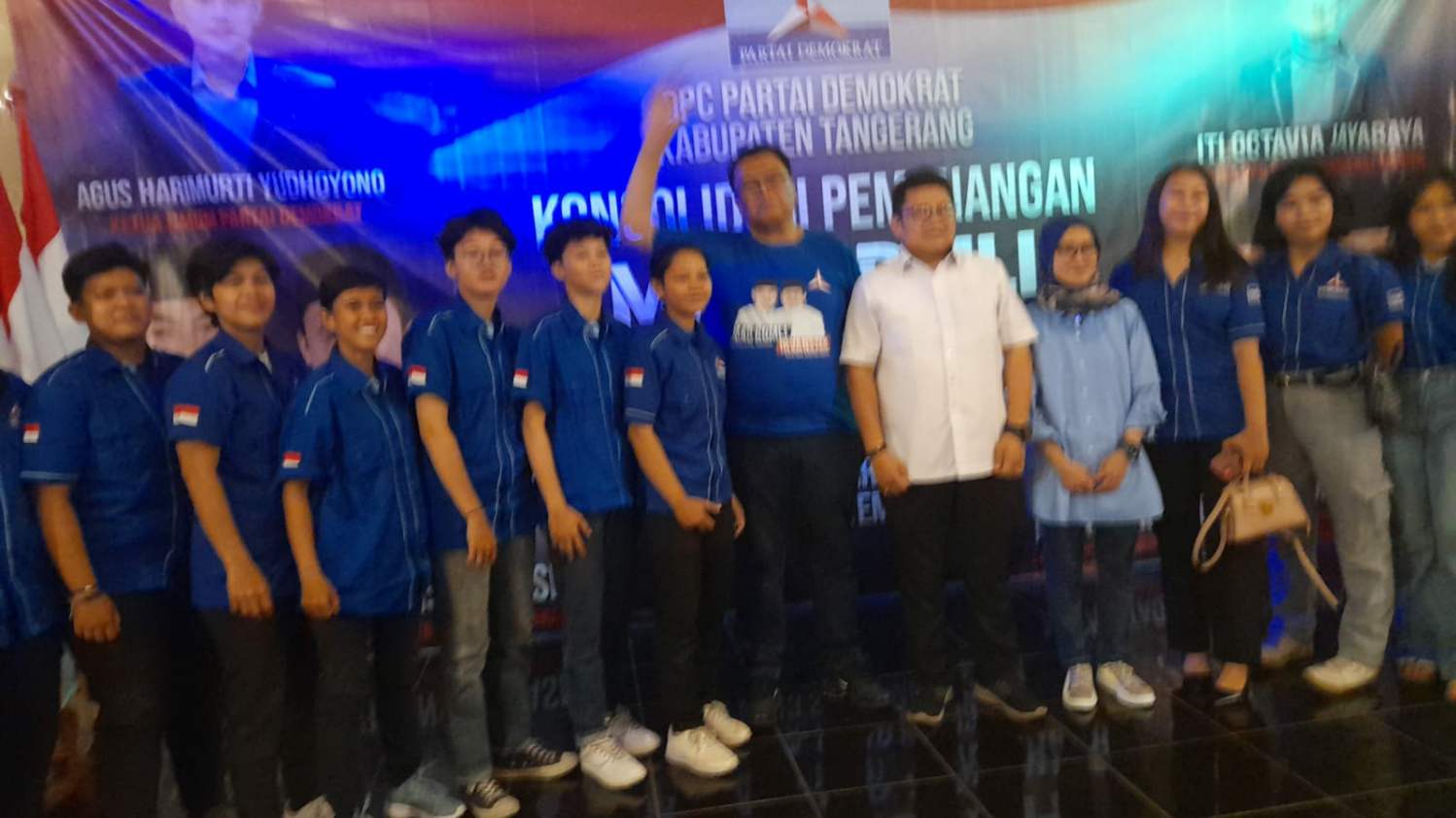 Konsolidasi Pemenangan H.Madromli dan H. Irvansyah Asmat, di Cafe Aloha, Dibanjiri Oleh Para Simpatisan