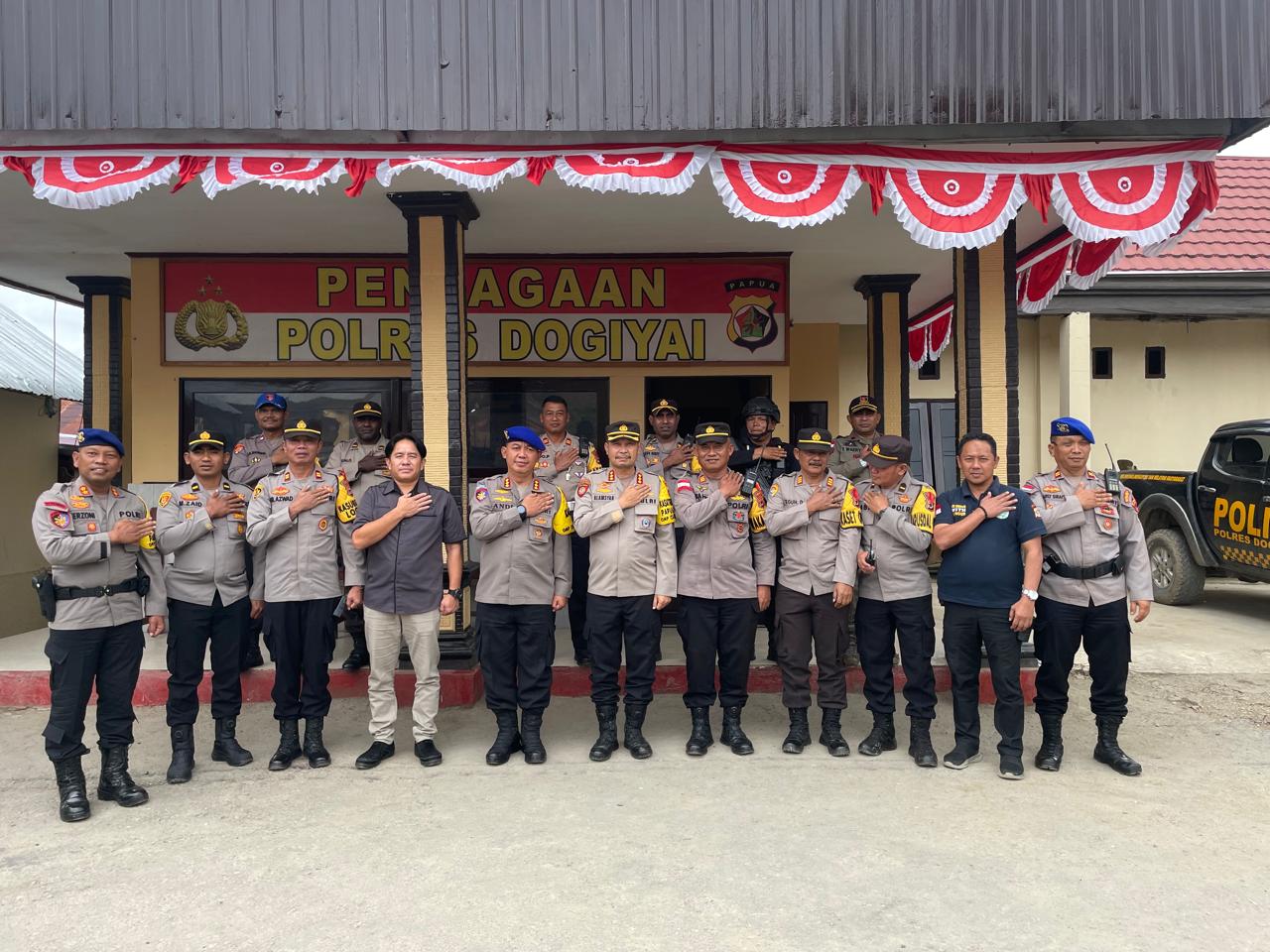 Menyambut Pilkada 2024, Kaopsda Dan Kasatgasopswil Papua Tengah Melaksanakan Pengecekan Personil Keamanan