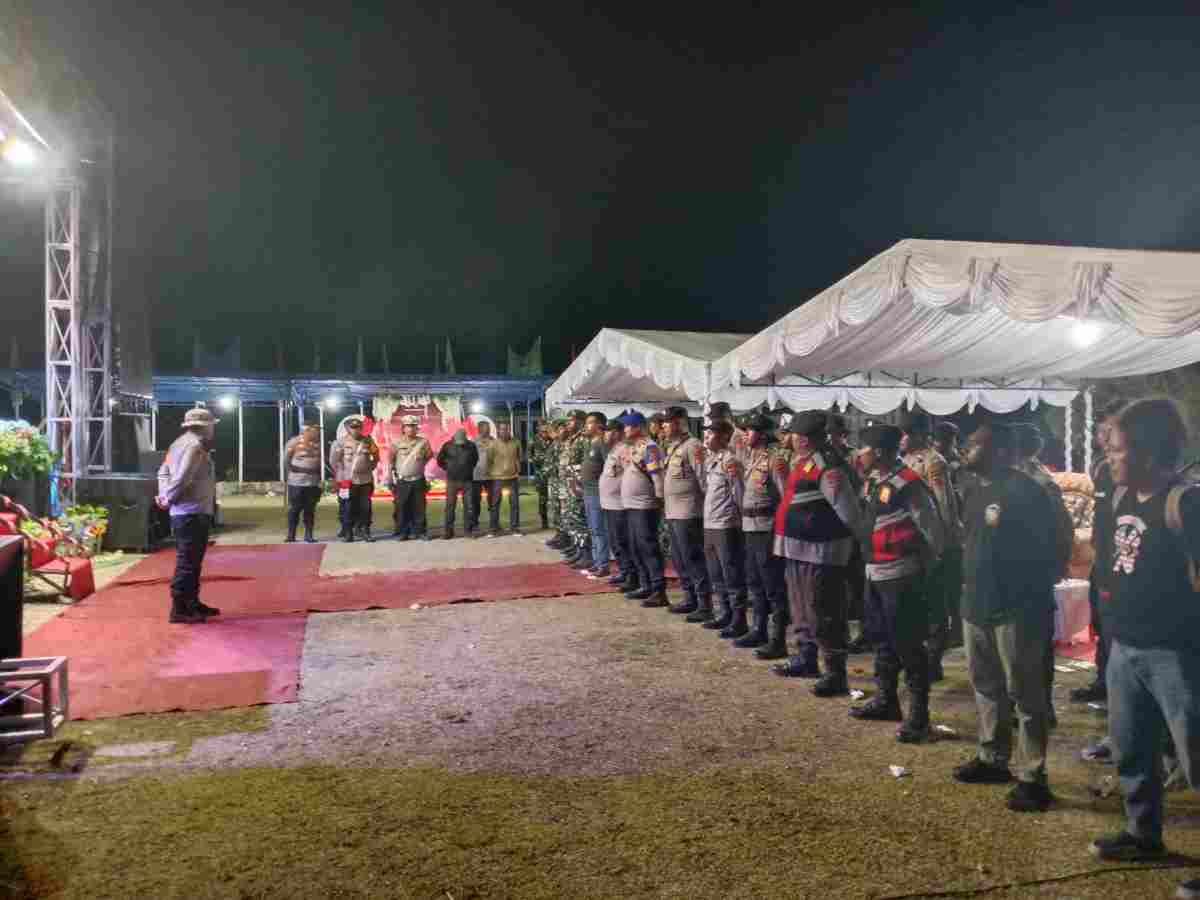 Penetapan dan pengundian Nomor Urut Paslon Bupati dan Wakil Bupati Sarmi, Puluhan Personil Polres Sarmi di kerahkan ke Kantor KPU