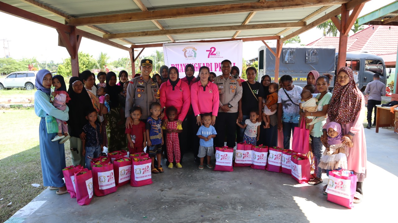 Hari Pertama: Peringati HUT HKGB ke 72, Ketua Bhayangkari Cabang Sarmi Laksanakan Peduli Stunting dan Bakti Sosial