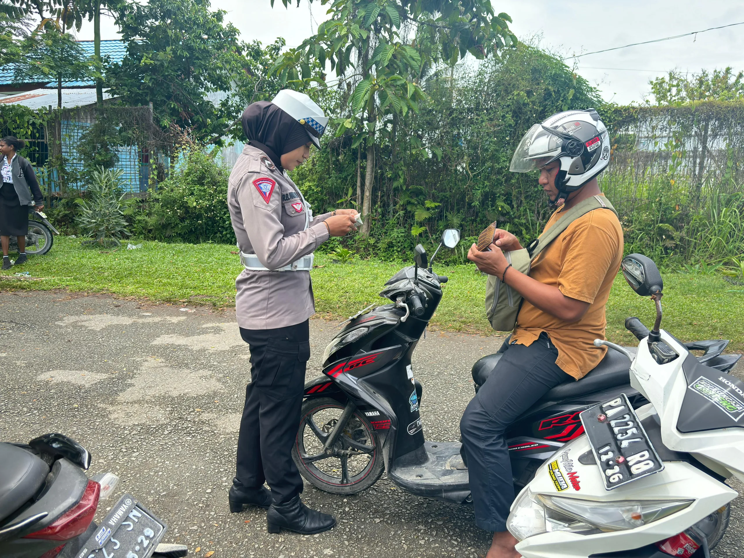 Puluhan pengendara terjaring Razia di hari kedua operasi Zebra Cartenz 2024