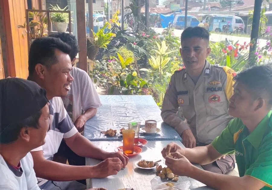 Bhabinkamtibmas Polsek Dolok Pardamean Sosialisasikan Bahaya Narkoba dan Judi Online, Jaga Kamtibmas Jelang Pilkada 2024
