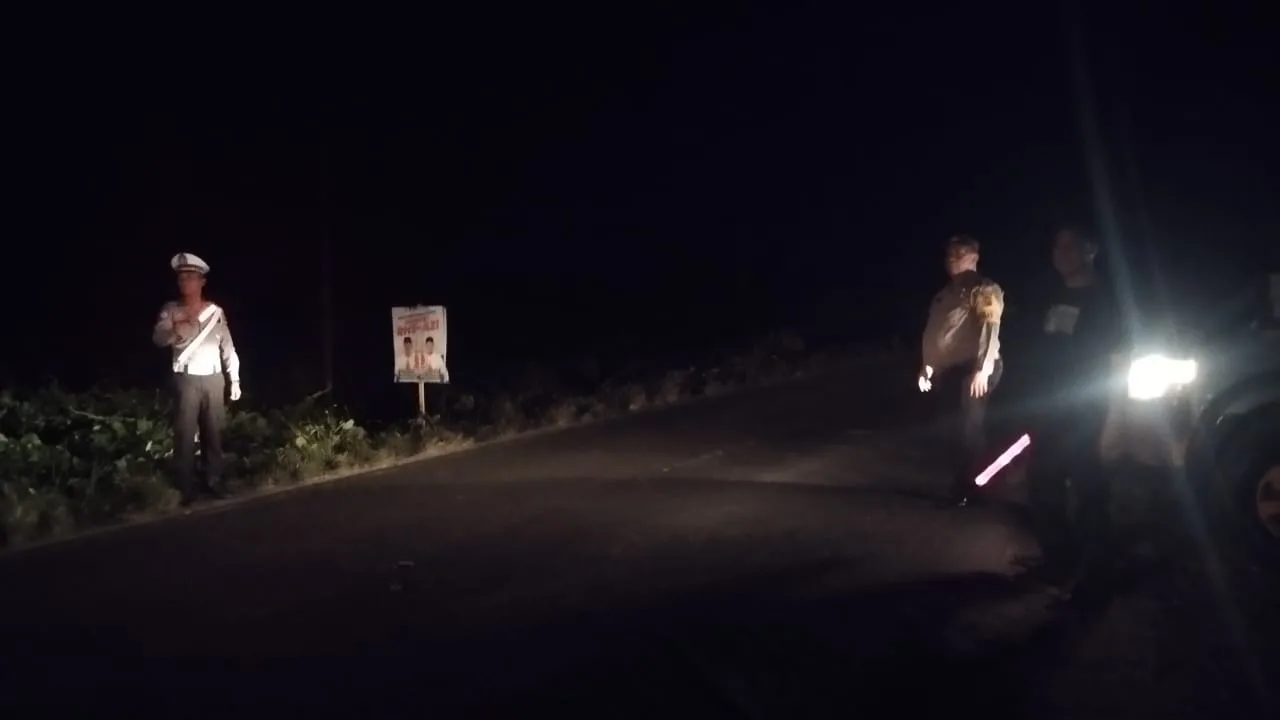 Polsek Tanah Jawa Gelar Patroli Blue Light, Cegah Balap Liar dan Jaga Kamtibmas di Malam Hari