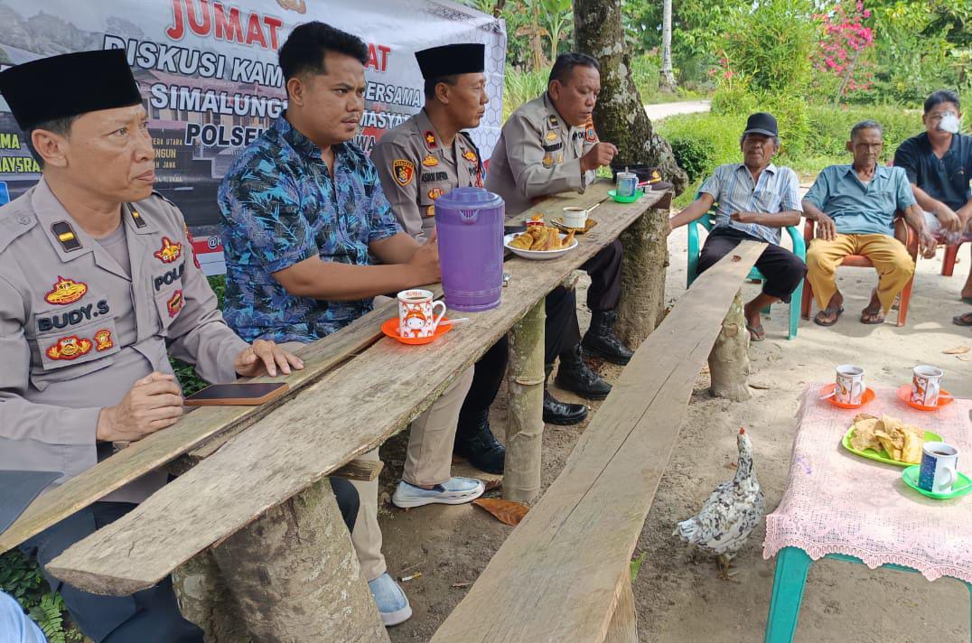 Kapolsek Tanah Jawa Gelar Jumat Curhat, Dengarkan Aspirasi Warga dan Jaga Kamtibmas Jelang Pilkada