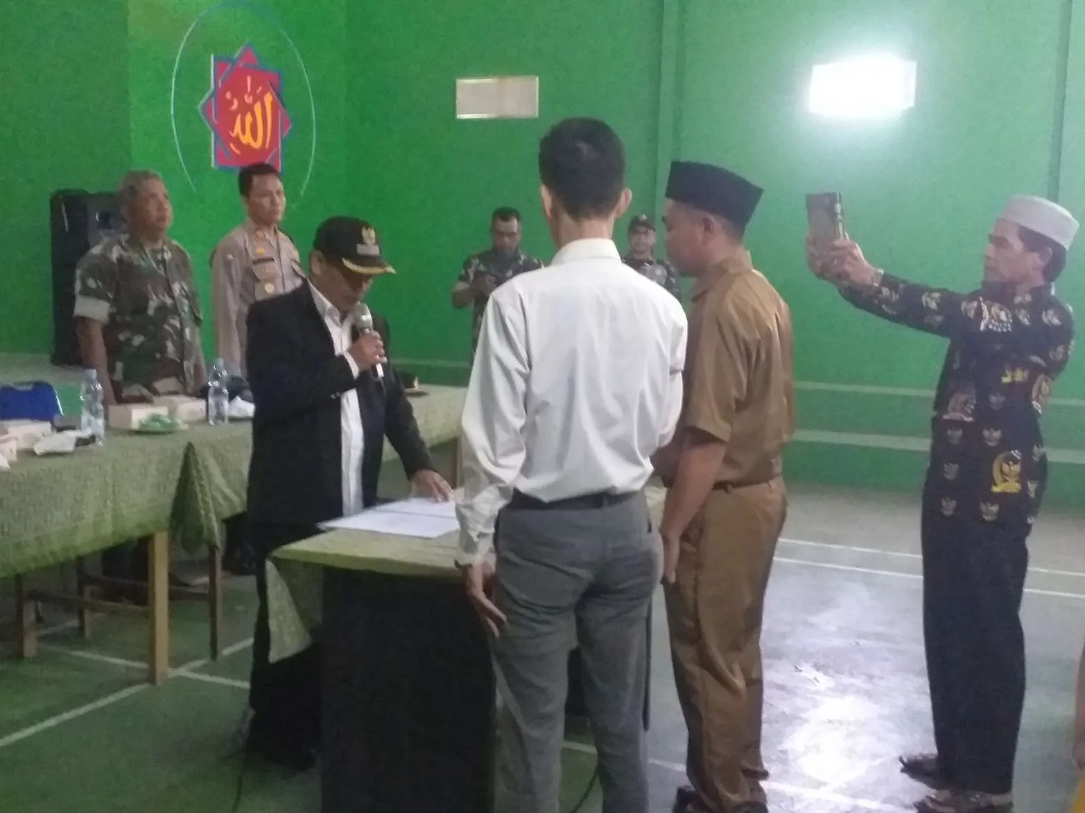 Kades Banjarangsana Lantik Kadus Banjar Pinang