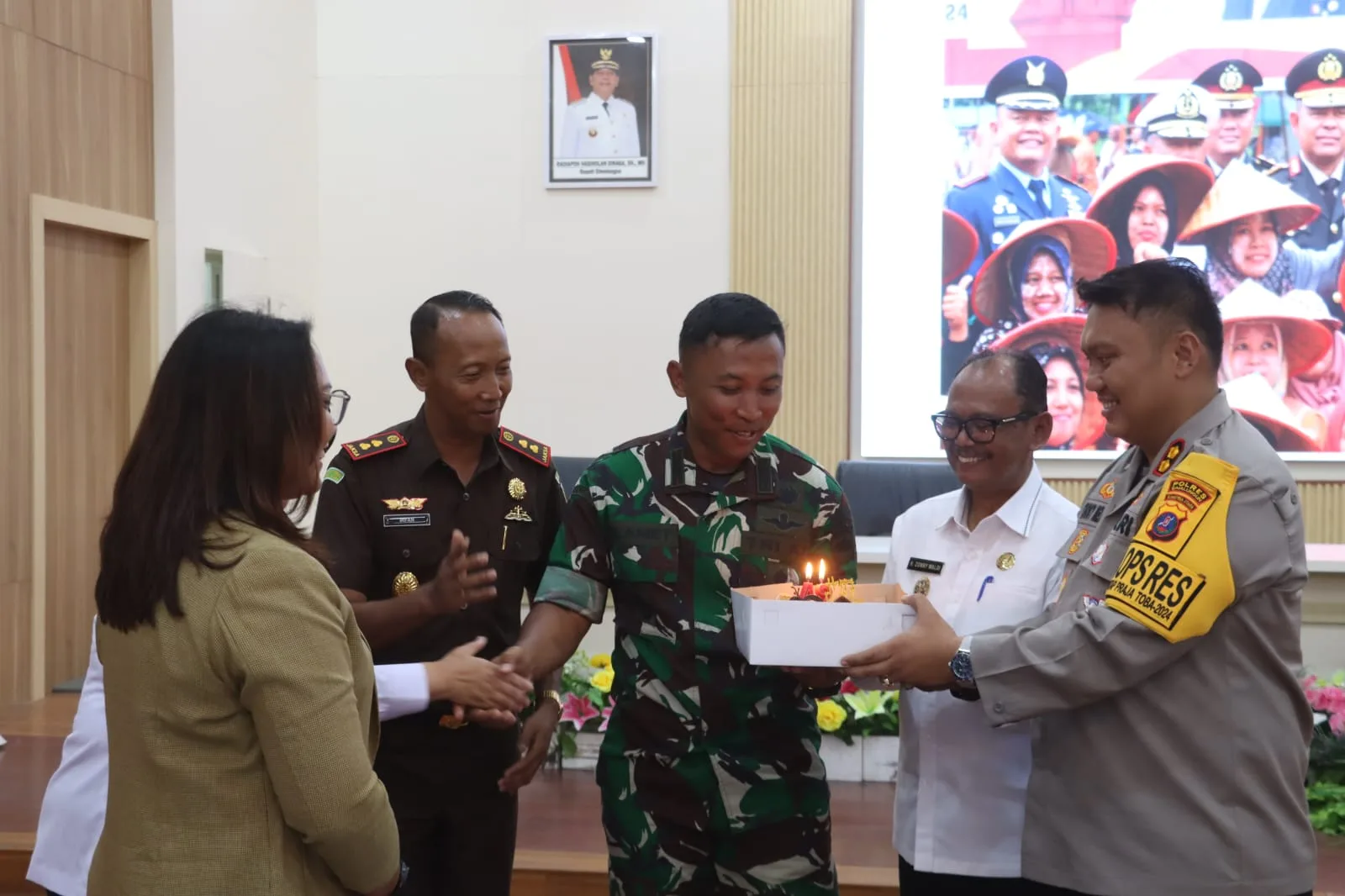 Suasana Haru di Simalungun, Kapolres Beri Kejutan Ulang Tahun Dandim di Tengah Kunjungan Kerja Kapolda