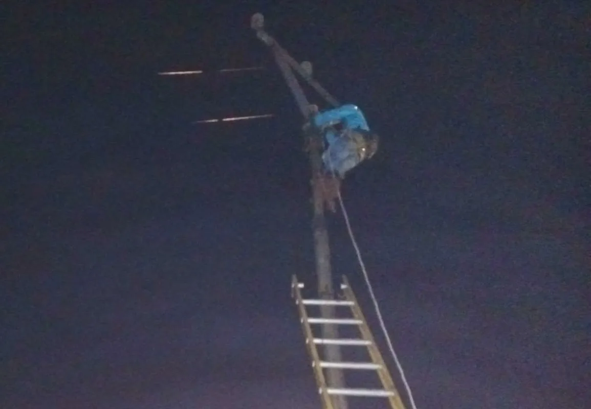 PLN UP3 Atasi Kerusakan Jaringan Paska  Angin Kencang 