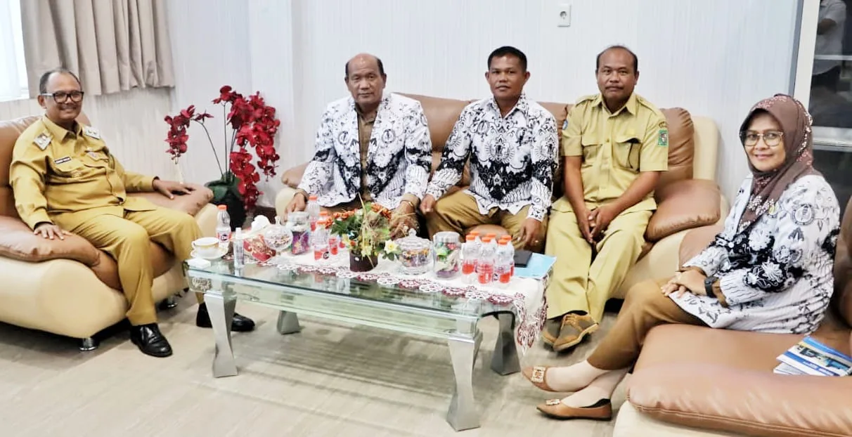 *Jelang Peringatan HUT PGRI ke-79, Plt Bupati Simalungun Tekankan Pentingnya Peningkatan Mutu Pendidikan dan Netralitas ASN*