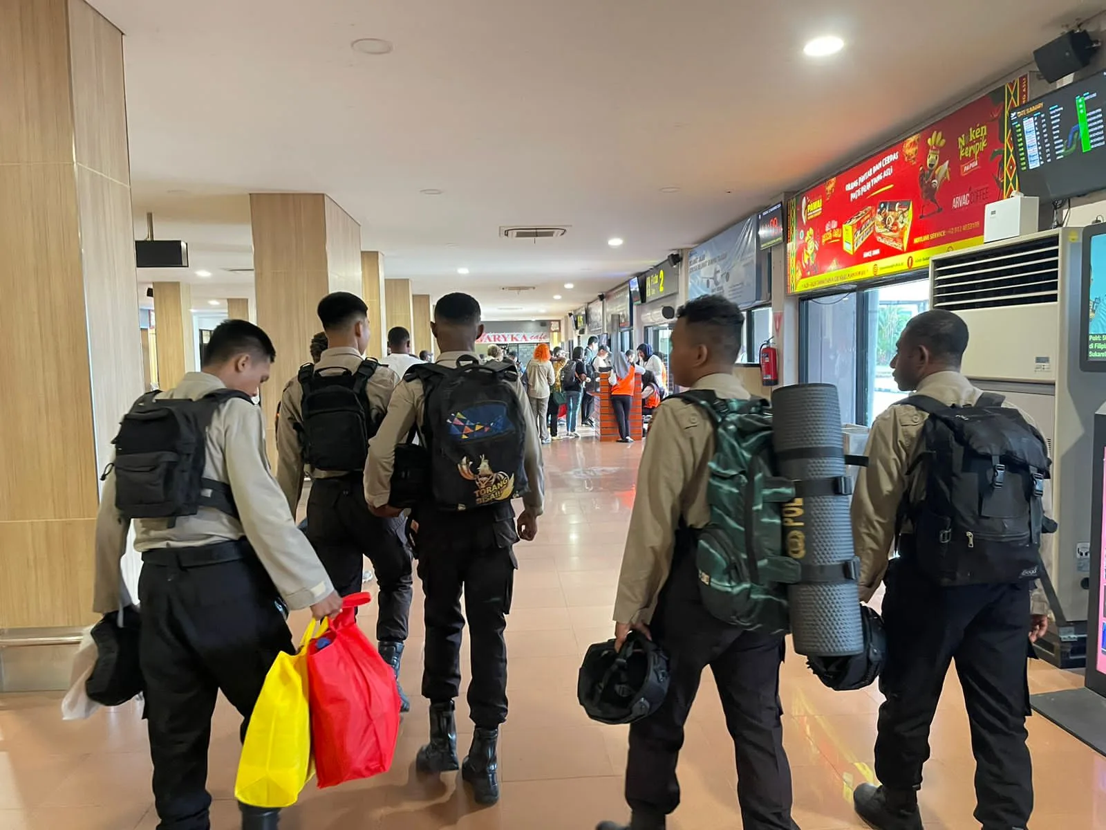 SDM Polres Tolikara Jemput 5 Personel Bintara Remaja Angkatan 51 Yang Penugasan Di Polres Tolikara