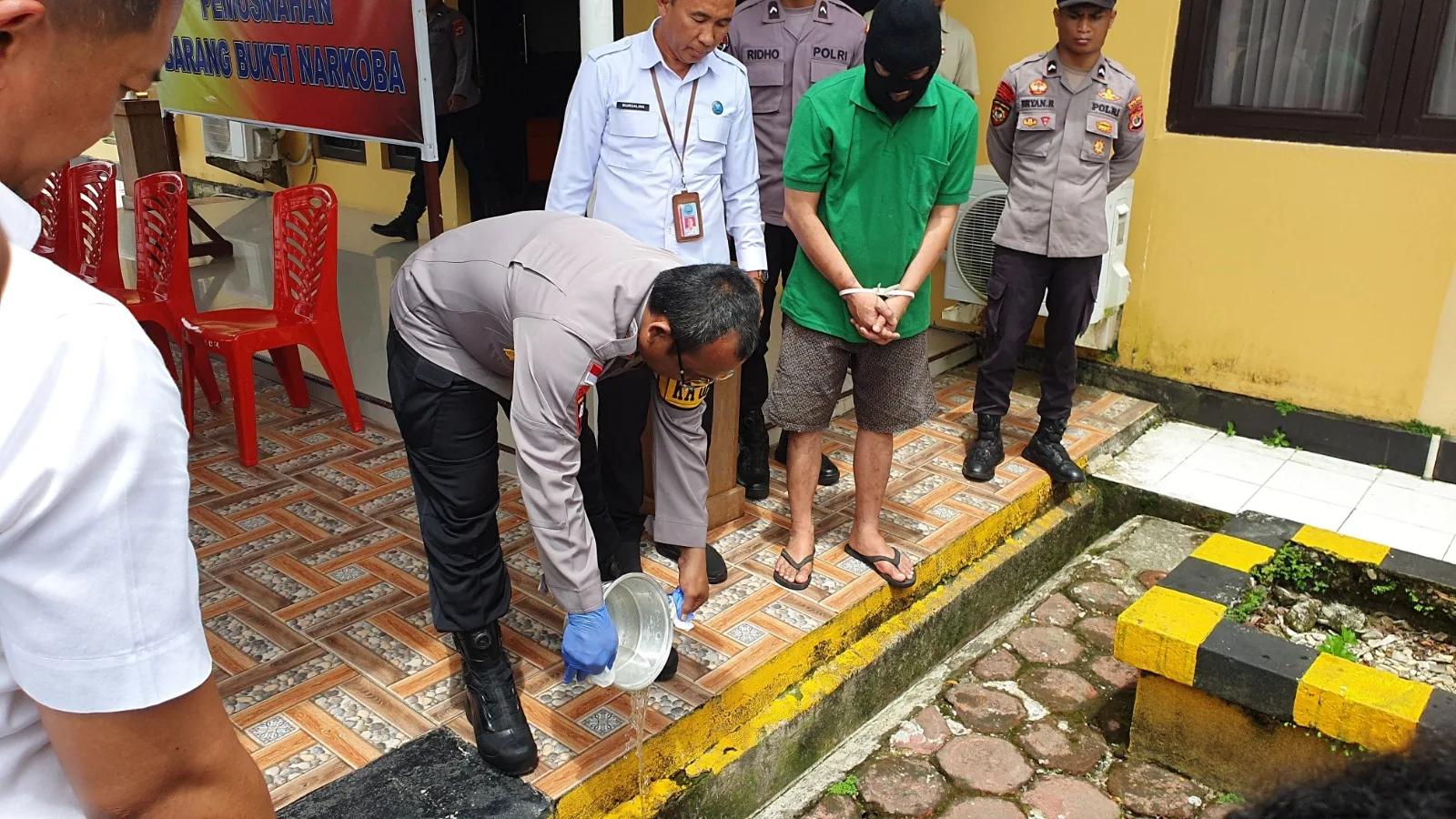 Polres Mimika Polda Papua Musnahkan 37,46 Gram Sabu-sabu