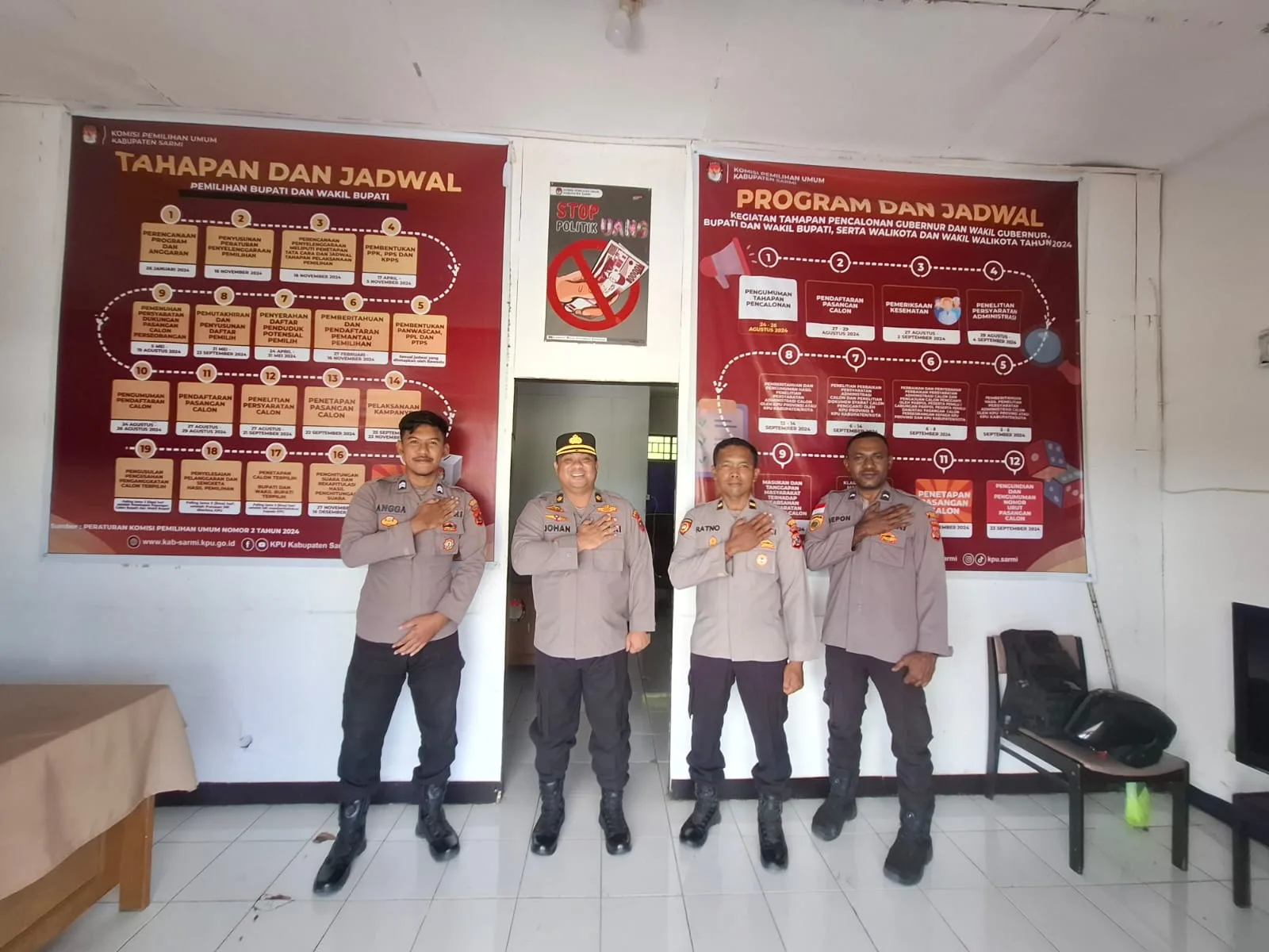 Perwira Pengamat Wilayah Pamatwil Polda Papua lakukan pengecekan kesiapan Pemilukada di Polres Sarmi