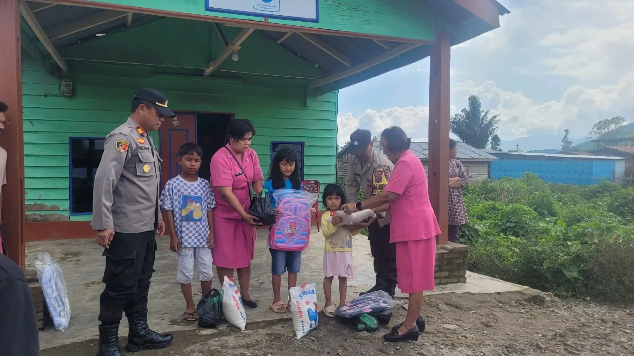 *Kepedulian Sosial Polri, Polsek Saribudolok Polres Simalungun Gelar Jumat Berkah Berikan Santunan Kepada Anak Yatim*
