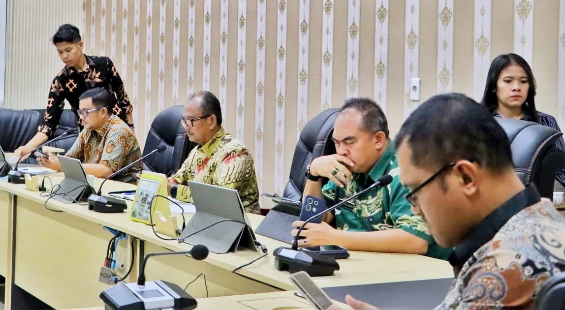*Plt Bupati Simalungun Hadiri Pertemuan Forkopimda Sumut Dengan Tim Desk Koordinasi Pilkada Serentak Dari Kemenko Polkam RI Secara Virtual*