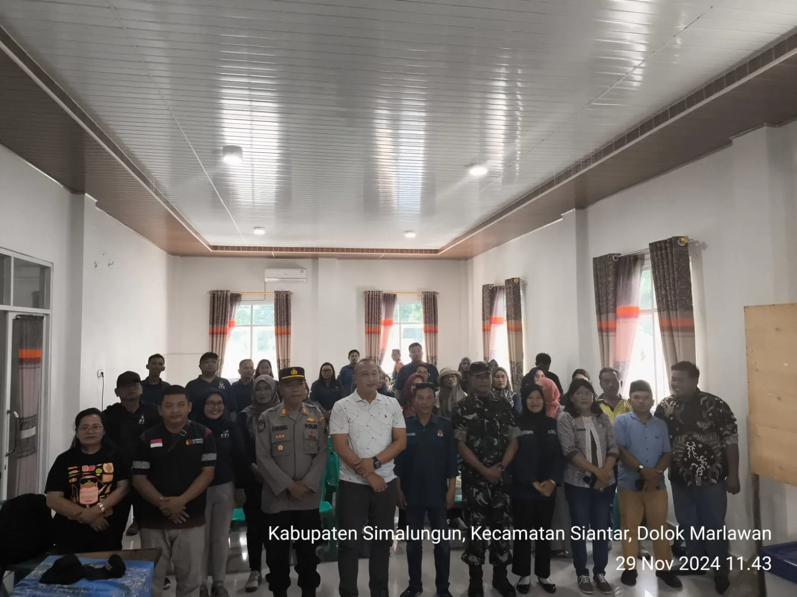 Danramil 08 / Bangun Hadiri Rapat Pleno Terbuka Rekapitulasi Penghitungan Perolehan Suara Pilkada Serentak Tahun 2024 Di Kecamatan Siantar