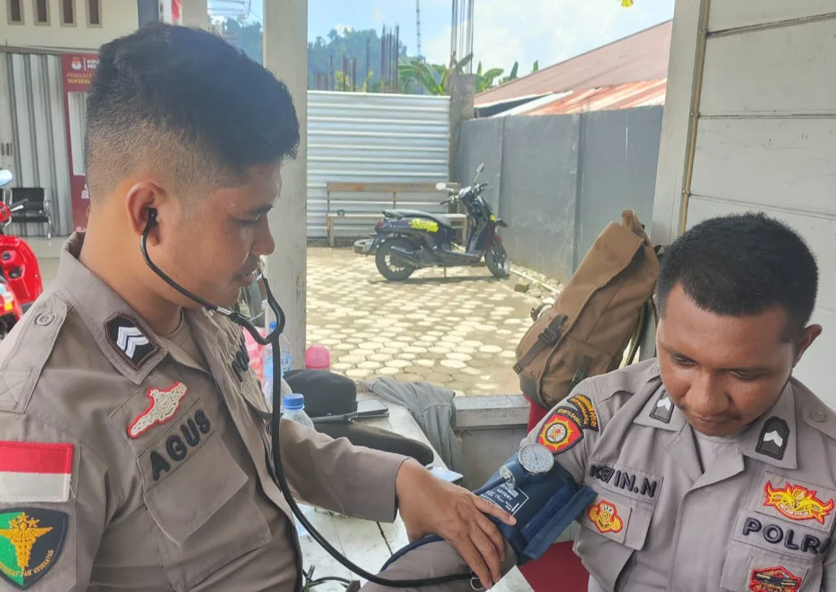 Cuaca Tak Menentu, Subsatgas Dokkes Polda Papua Intensif Pantau Kesehatan Personel OMPC II