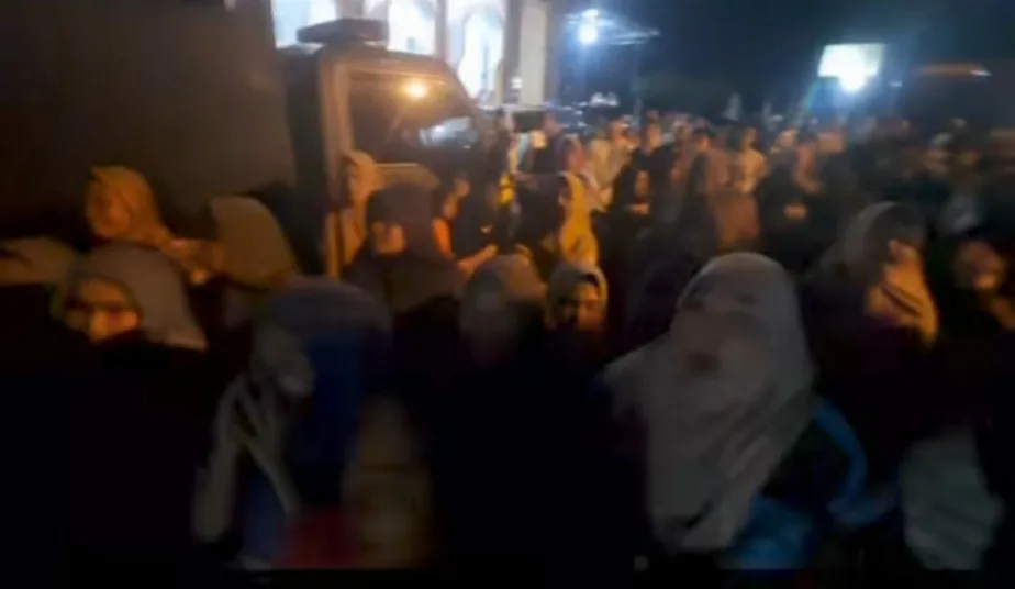 Ratusan Warga Kota Nopan Turun Kejalan Protes Tambang Emas Memakai Dongfeng Jangan di Tutup