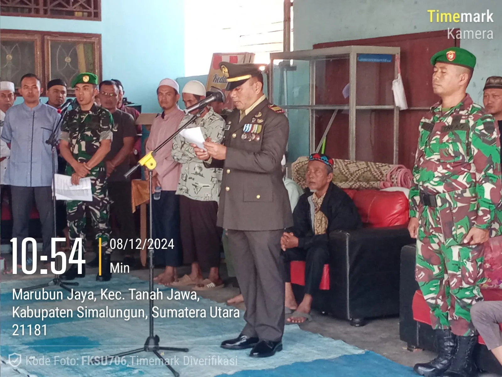 Danramil Tanah Jawa Pimpin Kegiatan Upacara Pemakaman Secara Militer