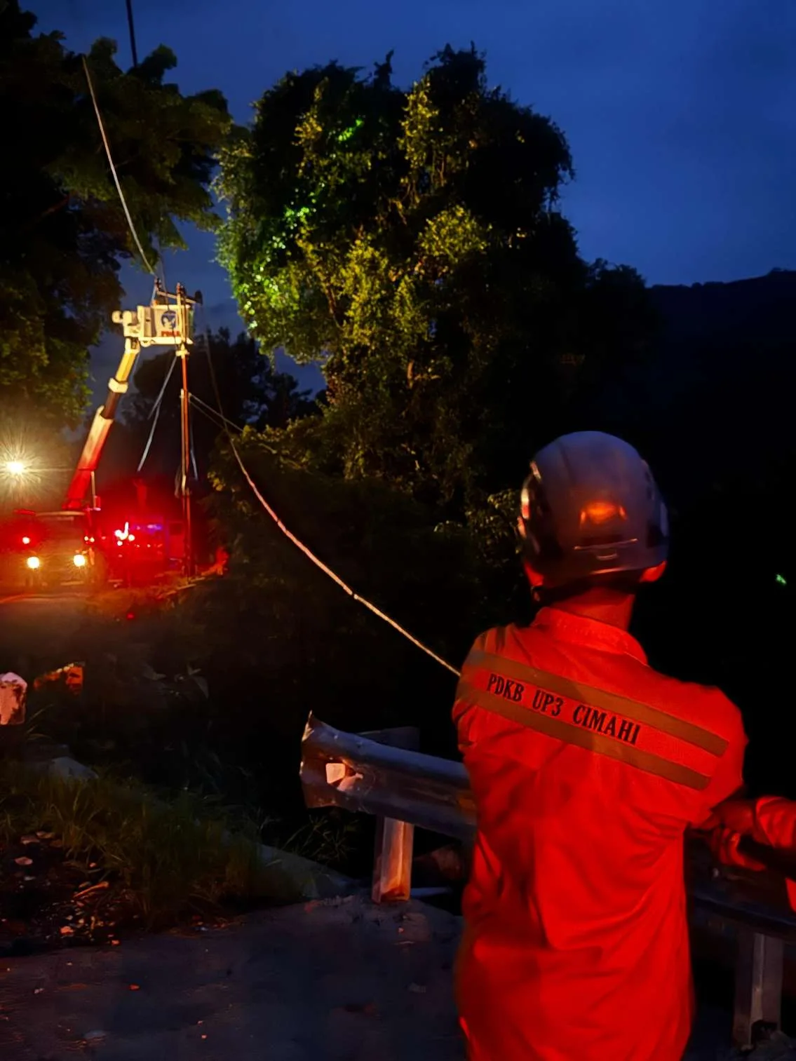 Pasca Banjir Tanah Longsor di Jawa Barat, 75% Pelanggan PLN Berhasil Dipulihkan