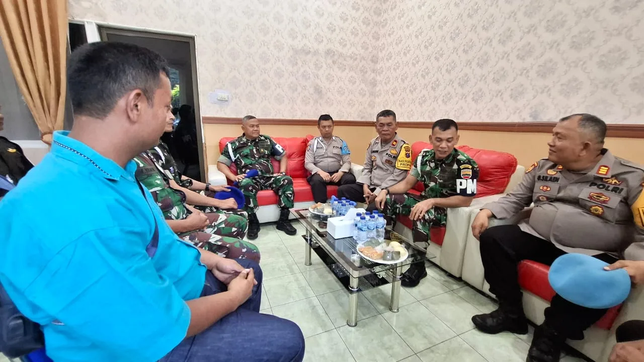 Silaturahmi Institusional: Propam Polres Simalungun dan Denpom I/1 Pematangsiantar Perkuat Sinergitas