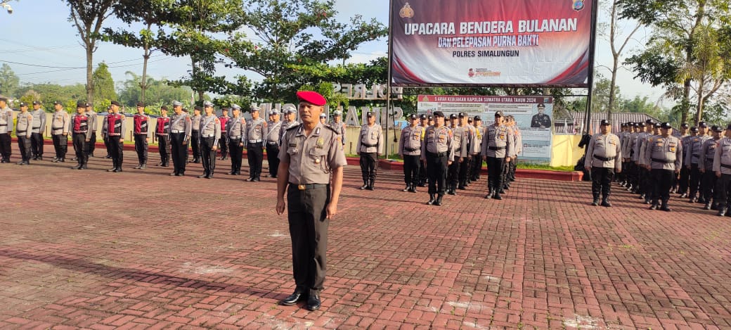 Kapolres Simalungun Pimpin Upacara Bulanan dan Lepas Personel Purna Bakti