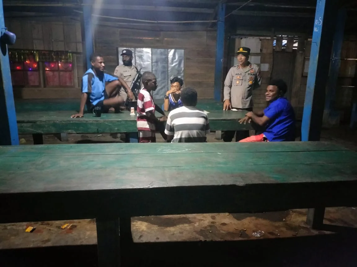Polsek Pantai Timur melaksanakan Patroli Dialogis, antisipasi sidang PHPU Pilkada 2024