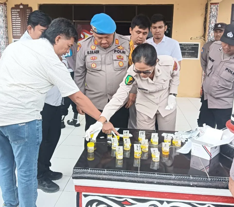 Polres Simalungun Gelar Tes Urine Mendadak, 76 Personel Dinyatakan Bersih dari Narkoba
