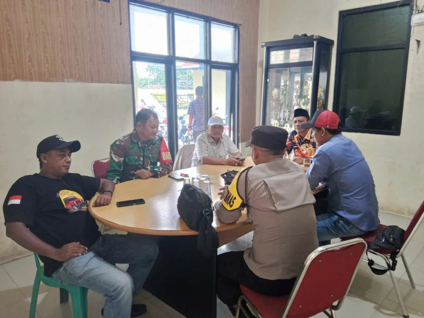 Gencarkan Kegiatan Guyub TNI- Polri Guna Ciptakan Kondusifitas Wilayah