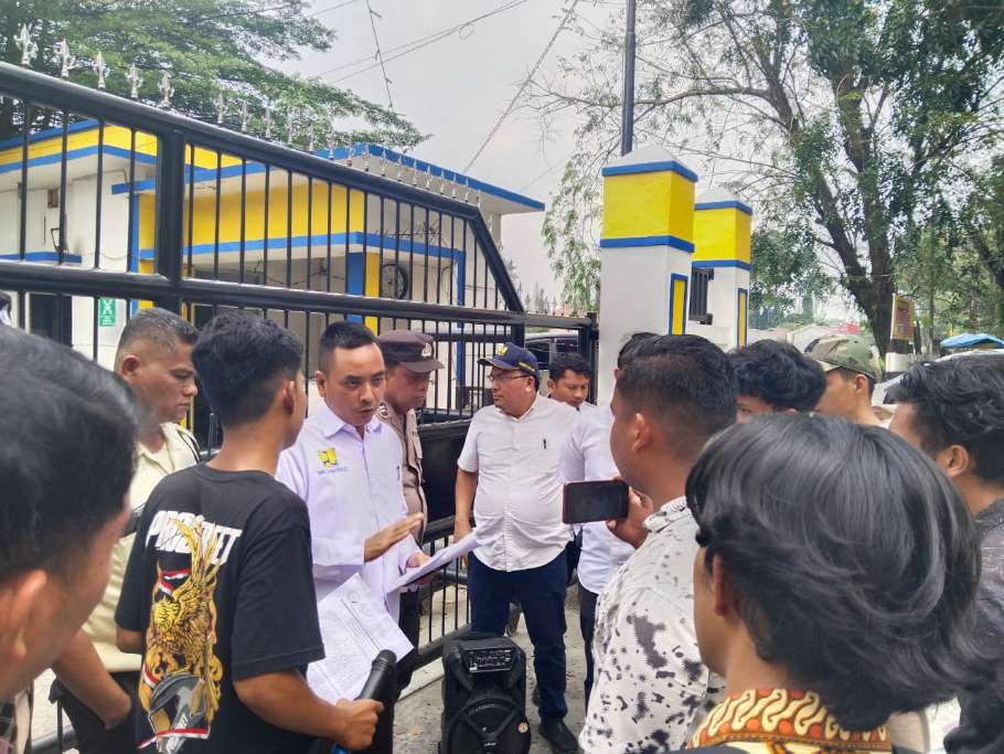 FORUM ASPIRASI MAHASISWA PROVINSI SUMATERA UTARA (DPP FAM-SU). Gelar Aksi Di Kejati Sumut Dan Kantor Balai Besar Wilayah Sungai Sumatera II Medan