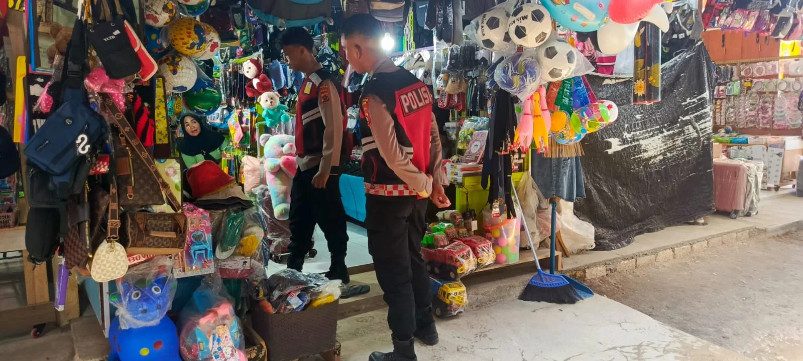 Mempererat hubungan dengan masyarakat, Sat Samapta Polres Sarmi rutin gelar Patroli