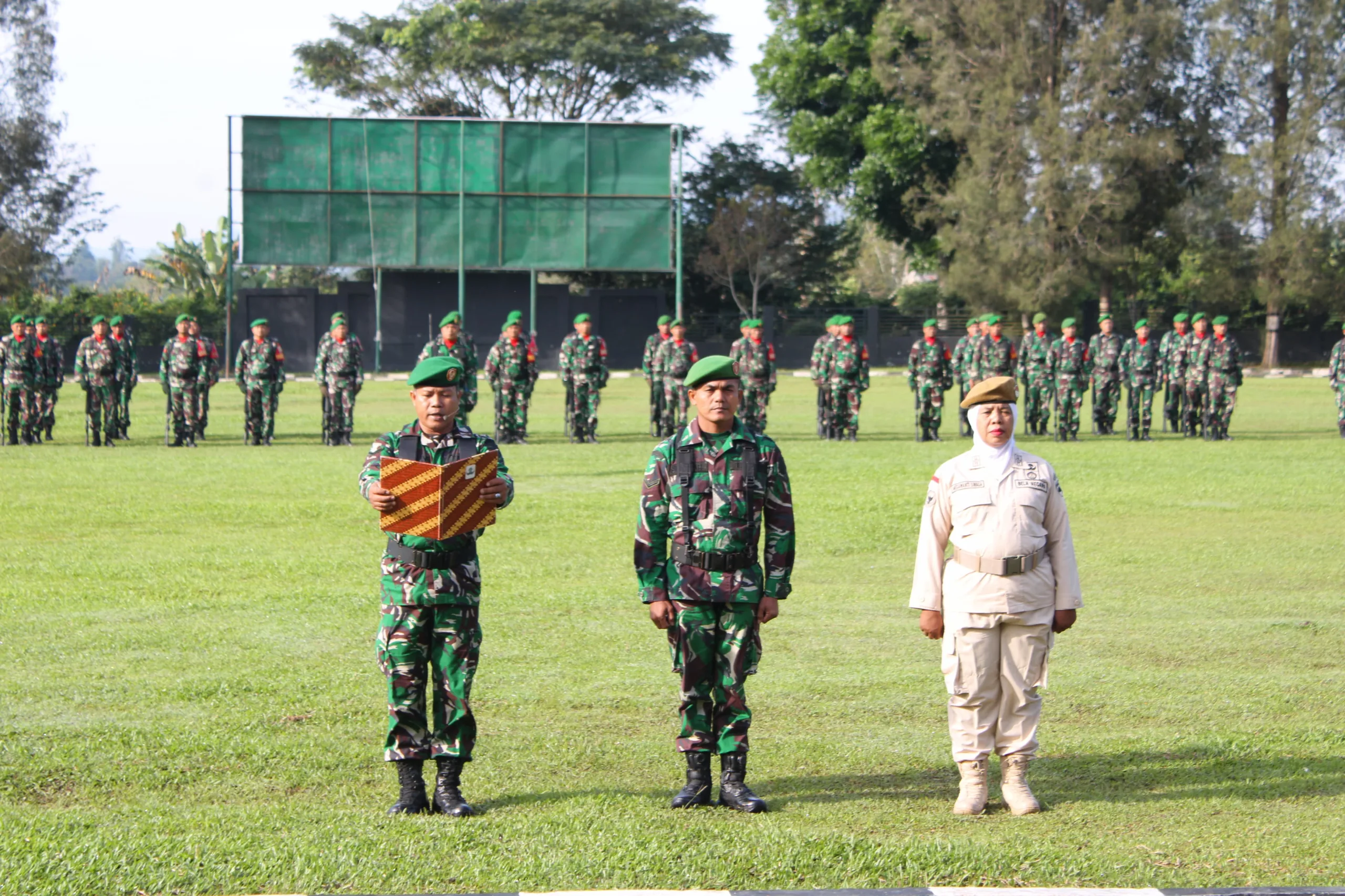 Pimpin Upacara Bendera Hari Senin, Kasdim Ingatkan Anggota Disiplin Dalam Menjalankan Tugas