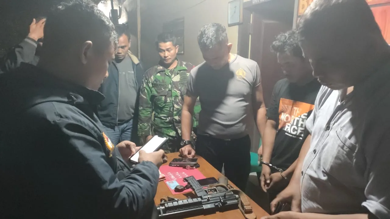 Satres Polsek Bosar Maligas Bersama Babinsa Kodim 0207/Simalungun Melakukan Penangkapan Diduga Pengedar Narkoba