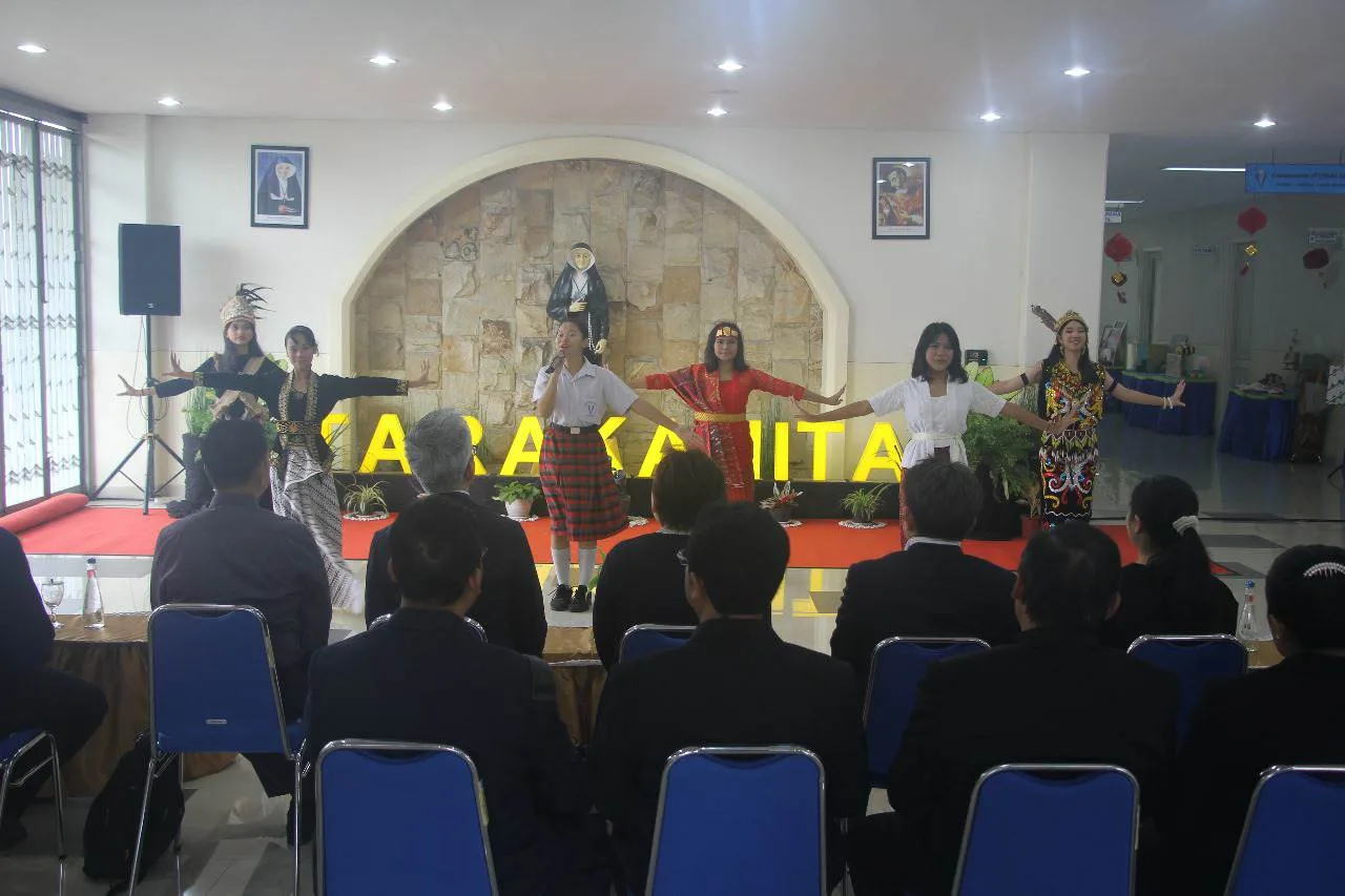 Membangun Jembatan Pendidikan Indonesia-Jepang: Sekolah Tarakanita Citra Raya Sambut Tiga Kepala Sekolah Jepang