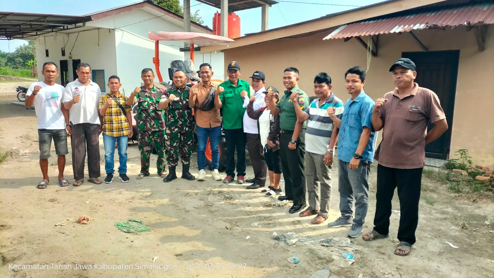 “Koramil 10/Tanah Jawa Hadiri Serah Terima Traktor Roda 4, Dukung Kemajuan Pertanian di Simalungun”