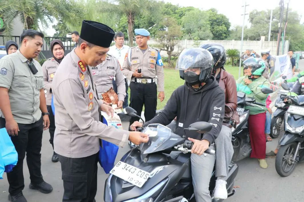 Wujudkan Mudik Aman Keluarga Nyaman, Kapolres Metro Tangerang Kota bersama Awak Media sosialisasikan Call Center 110