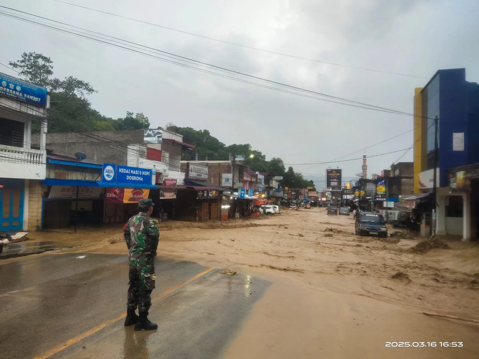 Air Sungai Meluap, Banjir Terjang Wilayah Danau Toba Parapat