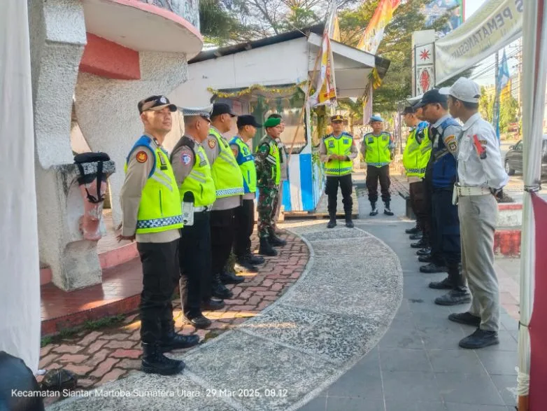 Ciptakan Rasa Aman, Babinsa Laksanakan Pengamanan di Pos PAM Lebaran