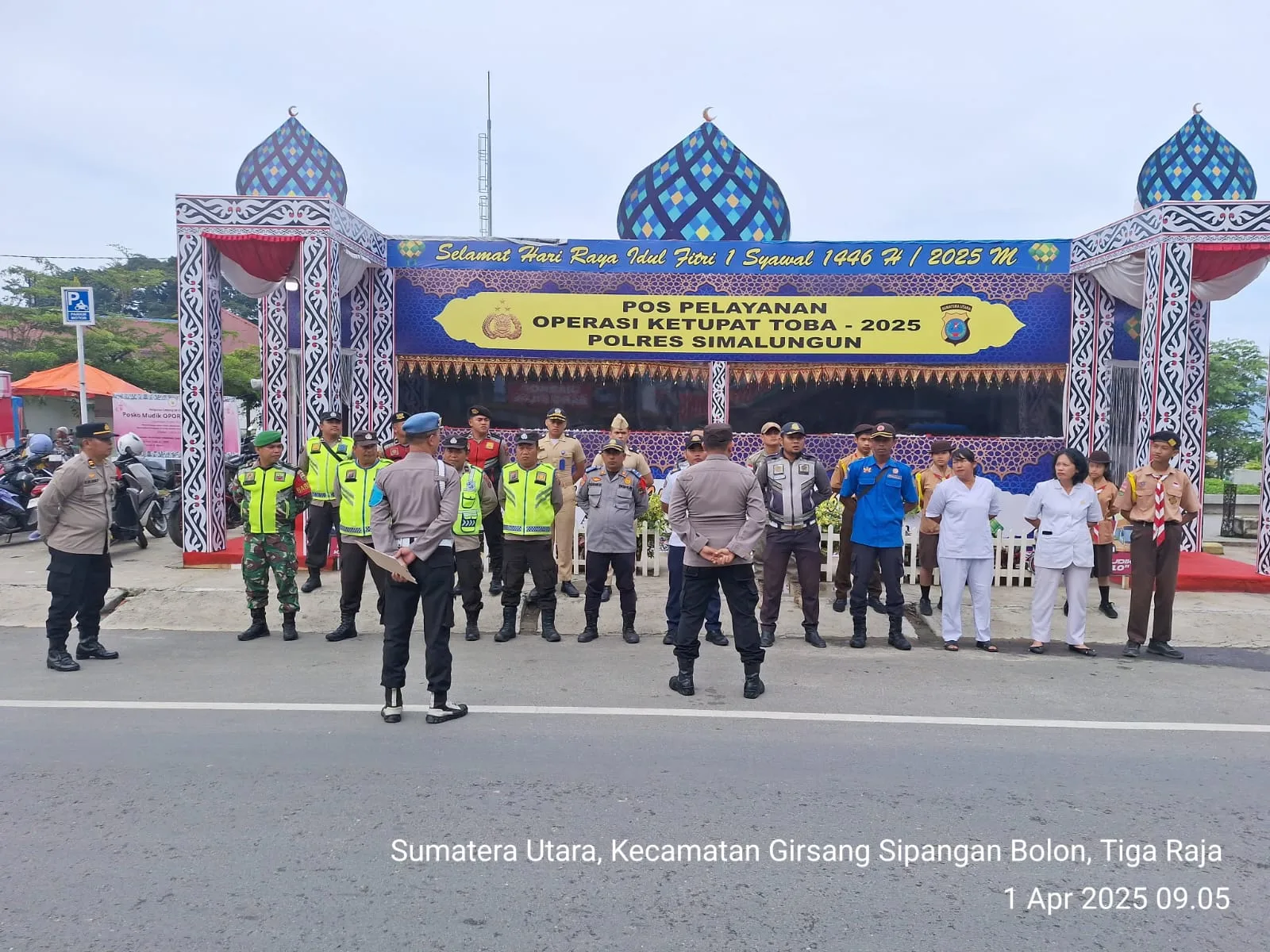 Personel Koramil 11/Girsang Sipangan Bolon Ikuti Apel Kesiapan Pos Pengamanan Ketupat Toba 2025