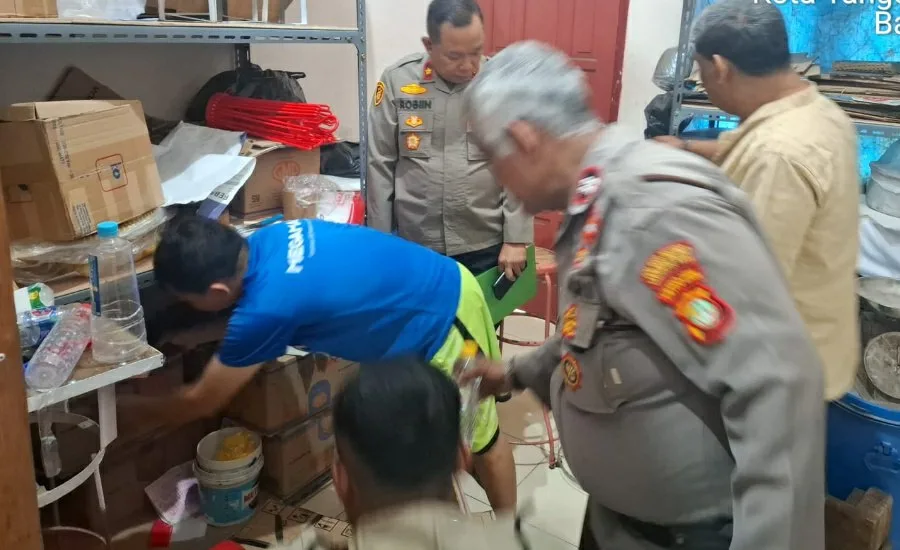 Beromzet Puluhan Juta, Polisi Gerebek Home Industry Ciu di Periuk Tangerang