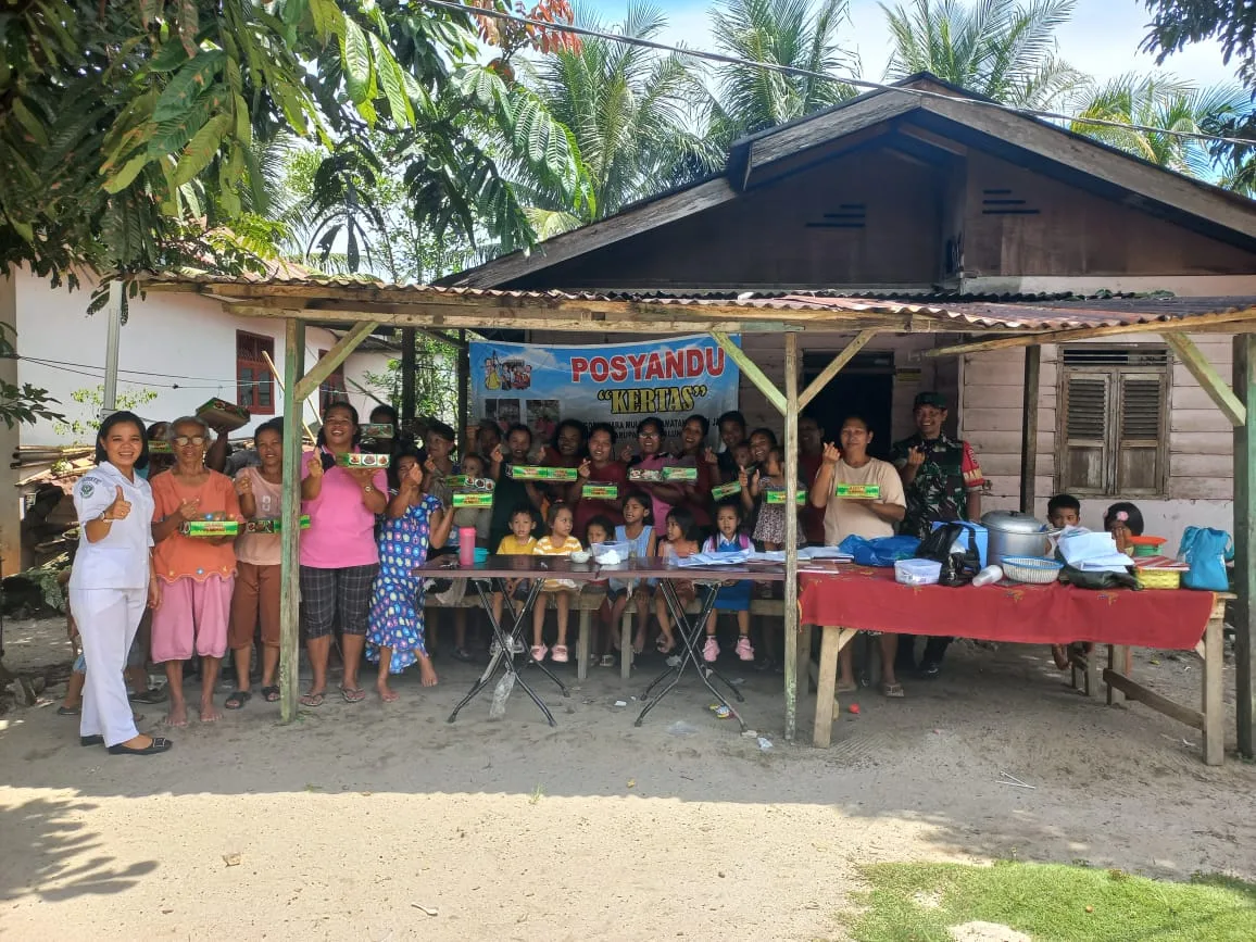 Babinsa Bantu Bidan Desa, Wujud Nyata TNI Peduli Kesehatan Rakyat