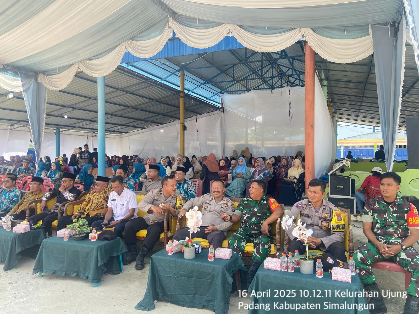 Kebersamaan TNI-Polri di Tengah Masyarakat, Hadiri Pelepasan Siswa MAN Ujung Padang
