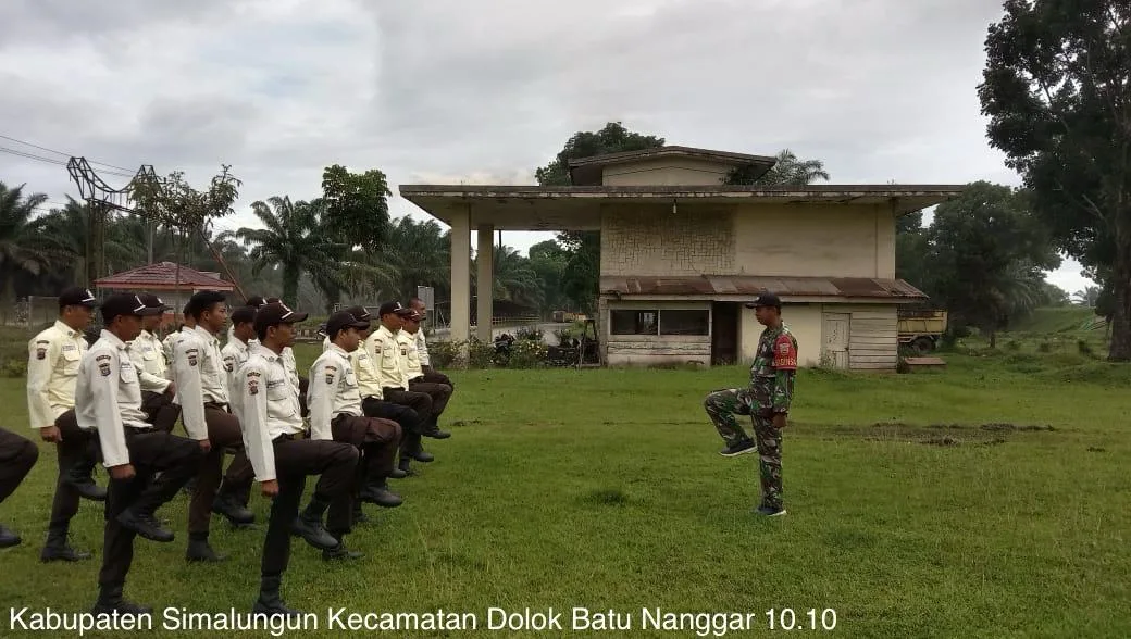 Babinsa Koramil 05/Serbelawan Laksanakan Kegiatan Bintalfisdis untuk Para Security PTPN IV Kebun Dolok Ilir