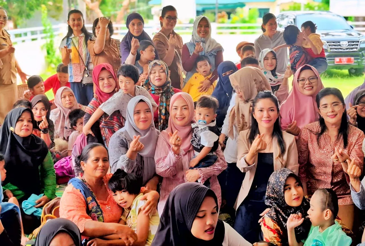 *Dalam Rangka Hari Kartini Tahun 2025, Ketua TP PKK Kabupaten Simalungun Sambangi Anak di RRABK*