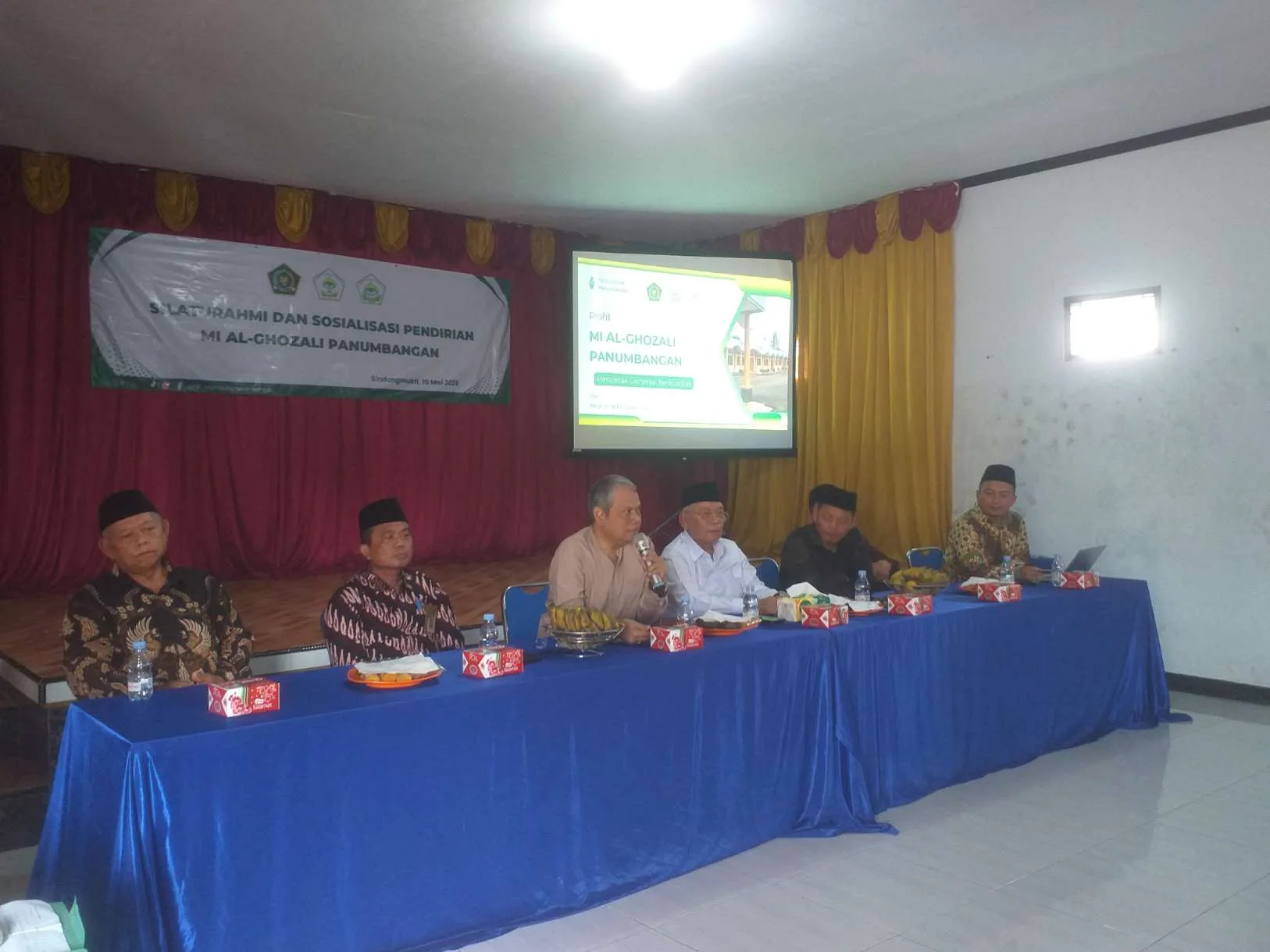 Silaturahmi dan Sosialisasi Pendirian Madrasah Ibtidaiyah AL-Gozali Panumbangan