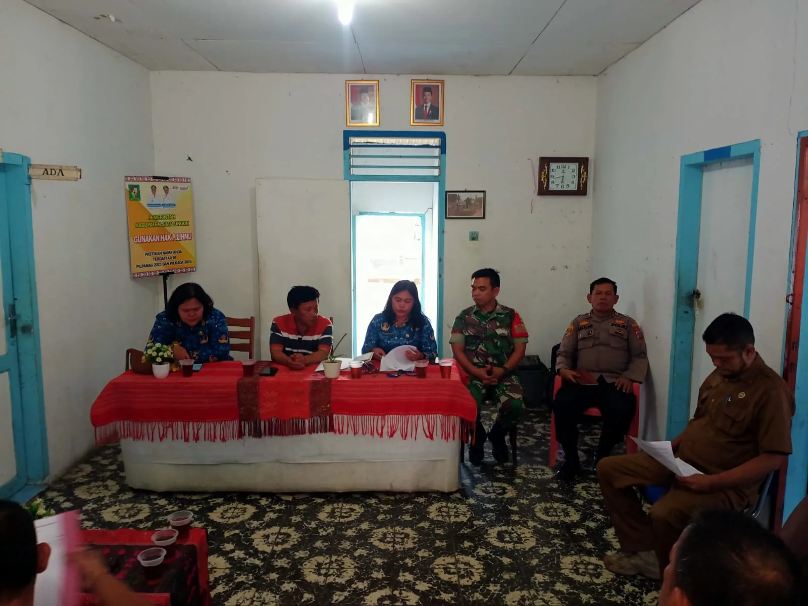 Babinsa Koramil 11/Girsang Sipangan Bolon Dukung Pembentukan Koperasi Merah Putih di Kelurahan Tigaraja