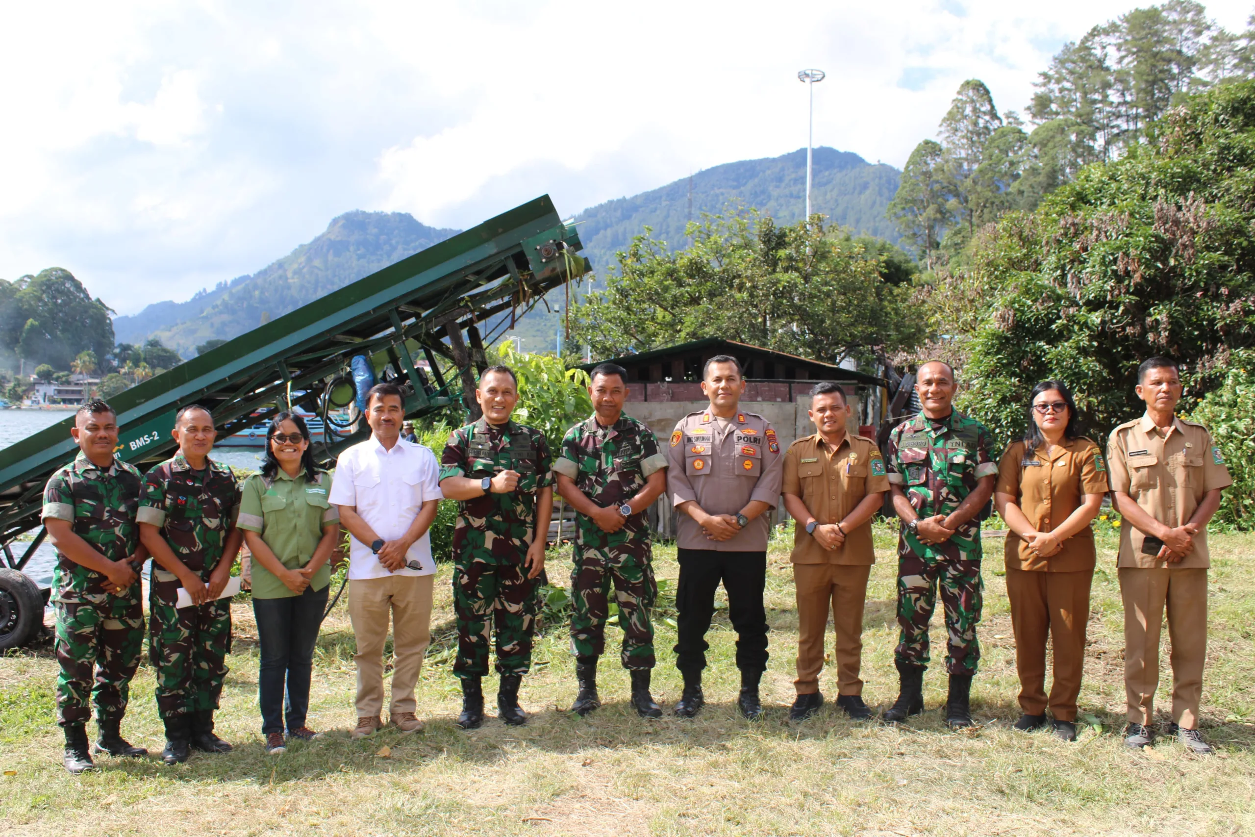 Tim Wasev Sterad TNI Tinjau Program Pemeliharaan Danau Toba di Simalungun