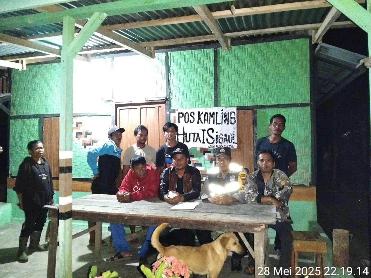 Bhabinkamtibmas Polsek Tanah Jawa Gelar Pengecekan Poskamling, Jaga Stabilitas Kamtibmas di Nagori Bosarbayu