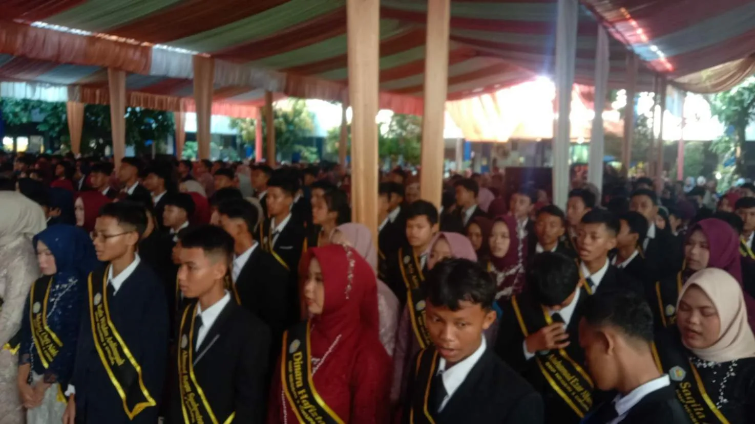 SMP Negri 3 Cikupa Mengadakan Acara Perpisahan Antar Kelas Dan Para Guru