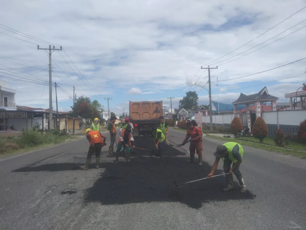 **Penyisipan Jalan Provinsi Yang Berlobang di Pematang Raya Kabupaten Simalungun