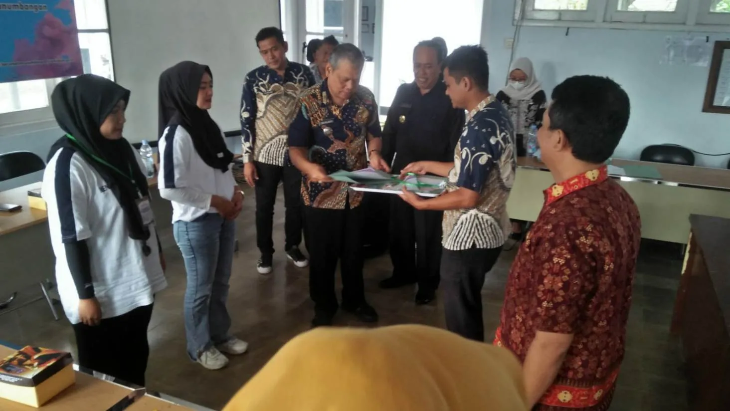 Pelatihan Menjahit ,Otomotif Tata Boga Melalui Disnaker Ciamis di Panumbangan